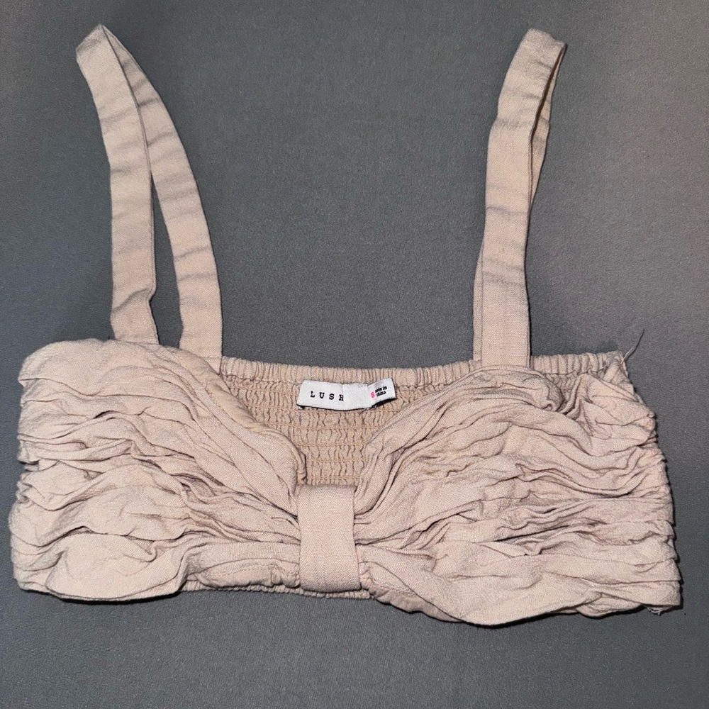 •Tan bandeau style top
•Size Small